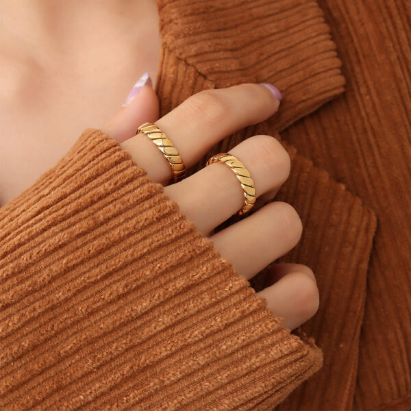Geometric Circle Ring