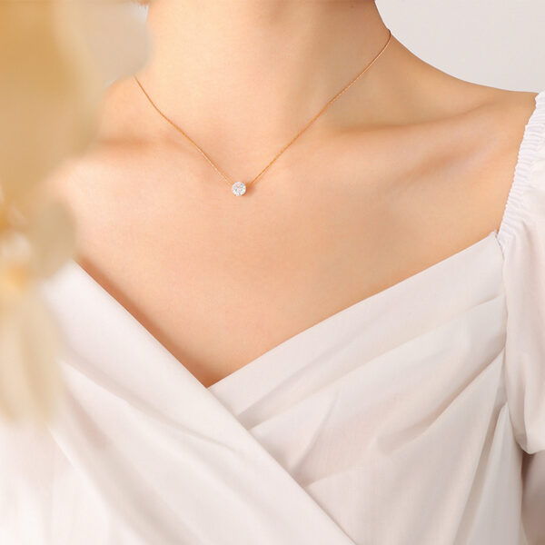 Luxurious single diamond zircon necklace - Image 2